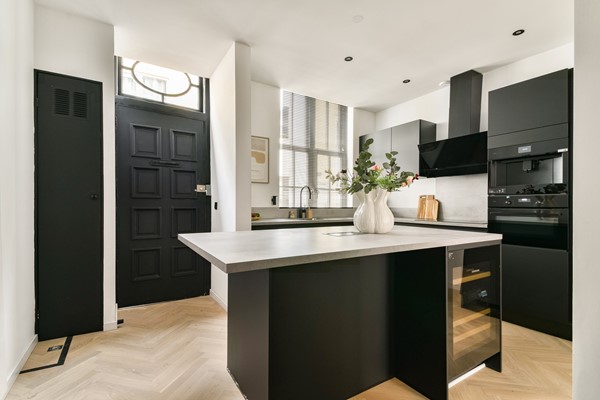 Medium property photo - Oog In 'T Zeilstraat, 2512 CC Den Haag